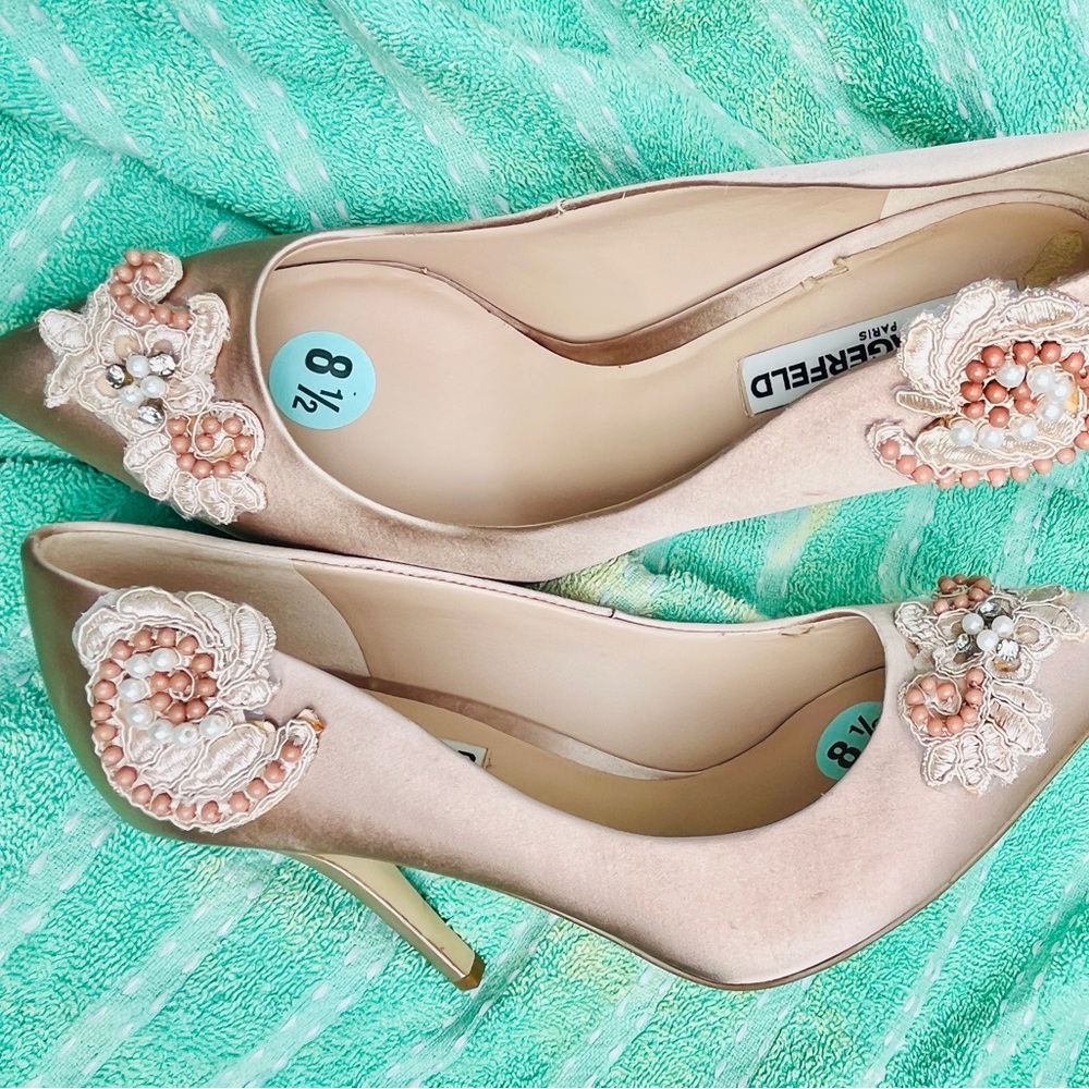 Women Cream Embellished pumps NWOT
